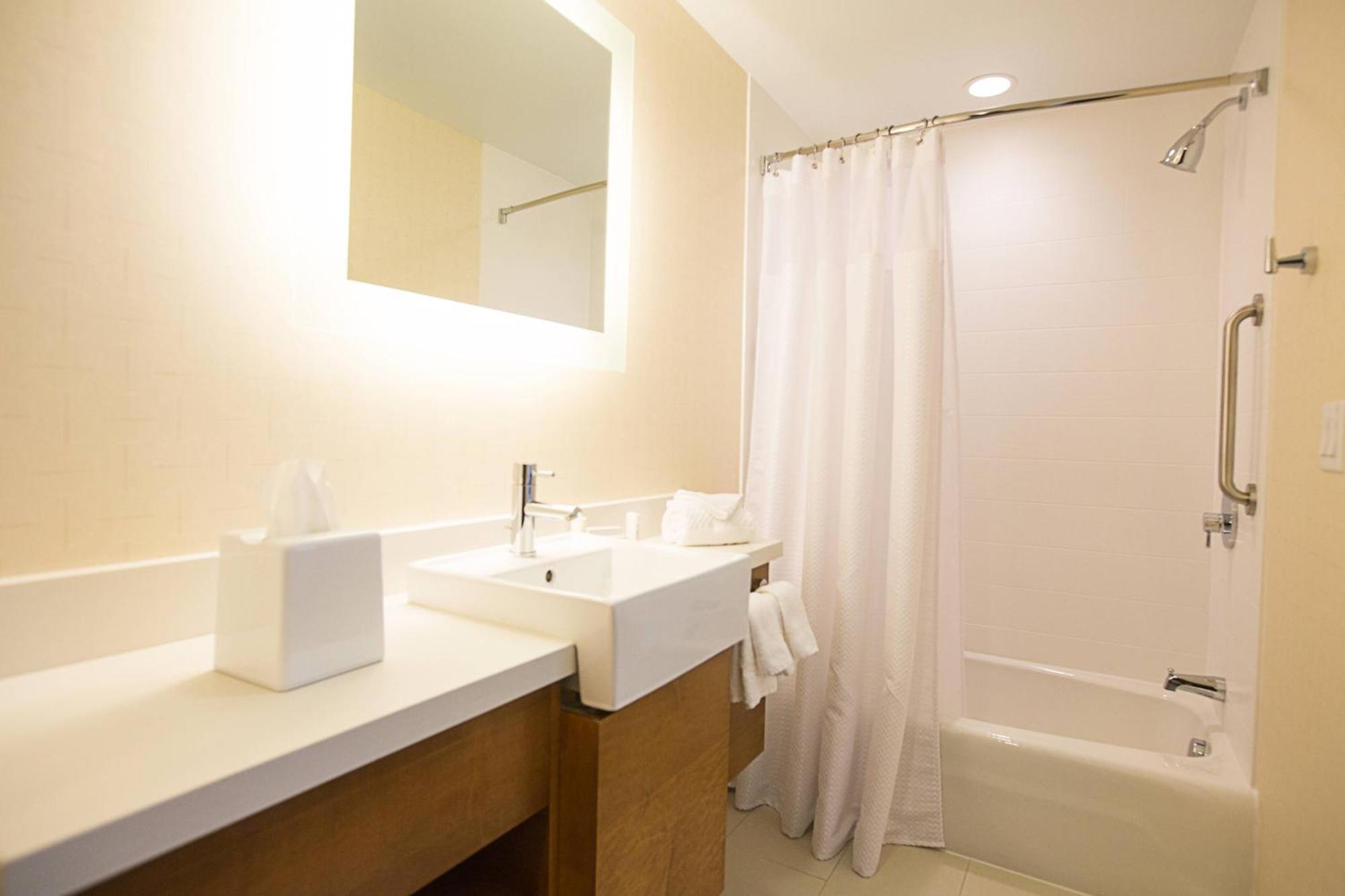 Springhill Suites By Marriott בלומינגטון מראה חיצוני תמונה